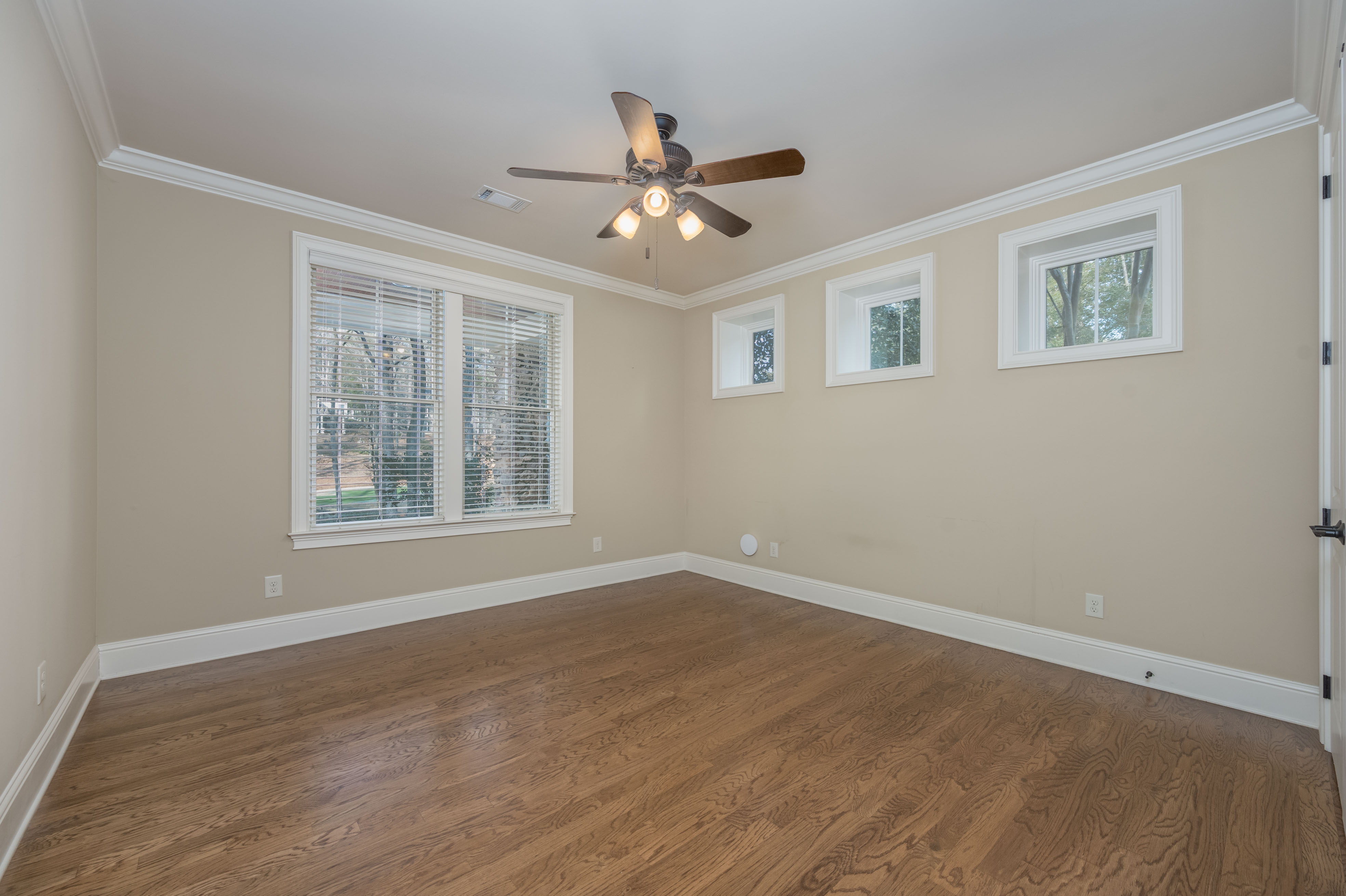 1121 Crackers Neck Road image 37